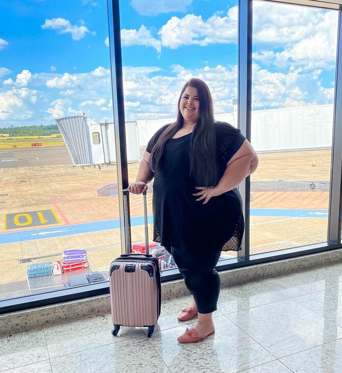 Η Qatar Airways θα πληρώσει ψυχοθεραπεία για plus size μοντέλο επειδή της αρνήθηκαν να επιβιβαστεί