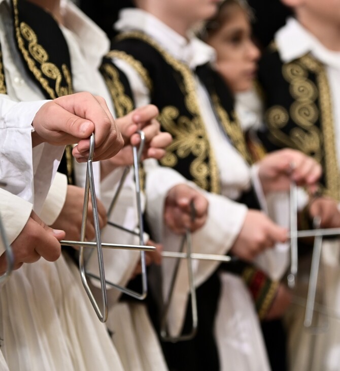 Χριστουγεννιάτικα κάλαντα στην πολιτειακή και πολιτική ηγεσία