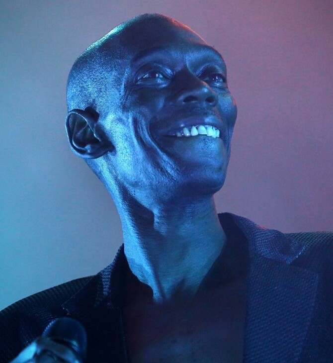 Πέθανε ο Maxi Jazz, τραγουδιστής των Faithless - «Είμαστε συντετριμμένοι» 