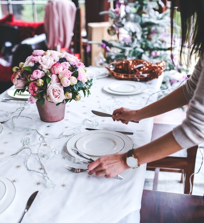 Πρώτα Χριστούγεννα χωρίς μέτρα: Πως θα προφυλαχτούμε από ιώσεις στο γιορτινό τραπέζι