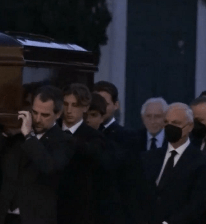 Κηδεία Κωνσταντίνου: Τελική πρόβα με τα παιδιά και τα εγγόνια του να σηκώνουν το φέρετρο- Το τελετουργικό