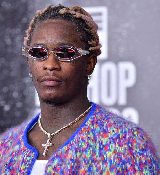 Ο ράπερ Young Thug και ο συγκατηγορούμενος του έκαναν συναλλαγή ναρκωτικών μέσα σε δικαστήριο
