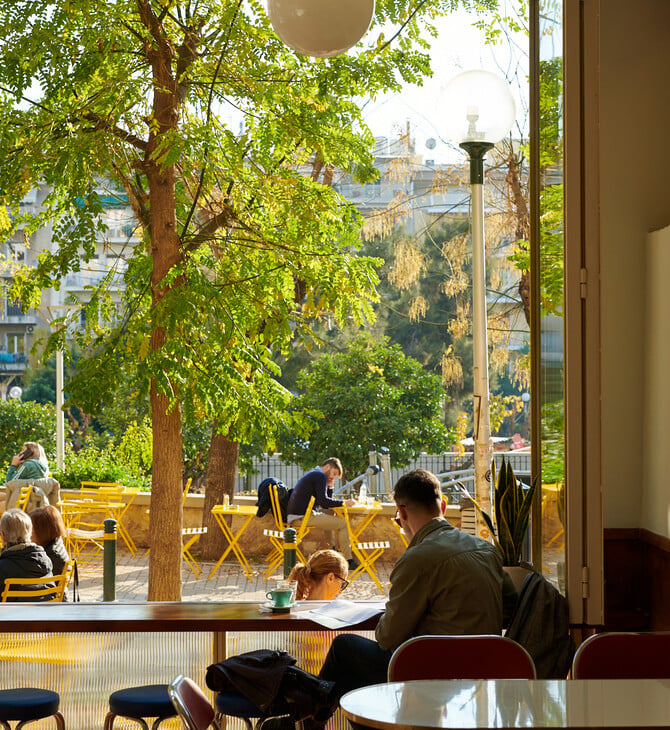 Βενιαμίν: Ένα αλλιώτικο καφέ - μπαρ μόλις εμφανίστηκε σε μια πλατεία του Παγκρατίου