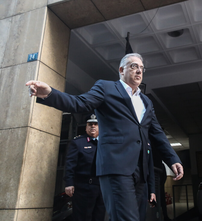 Τάκης Θεοδωρικάκος: Καταθέτει μήνυση στον απόστρατο αστυνομικό που τον κατήγγειλε για συγκάλυψη