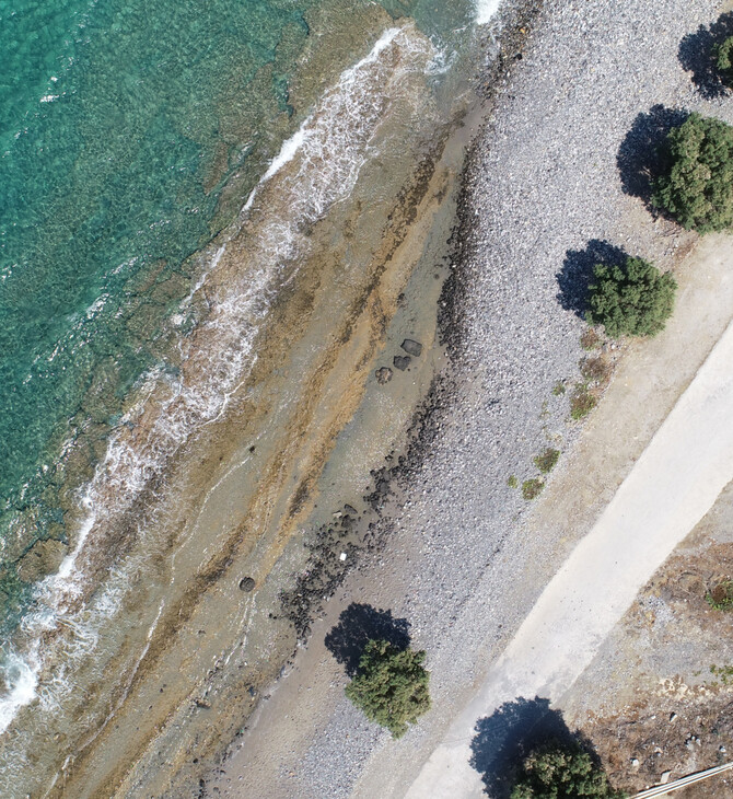 Υποχώρησε σημαντικά η στάθμη υδάτων σε περιοχές της Κρήτης -Αποκαλύφθηκε αμμουδιά κοντά στον Κούλε