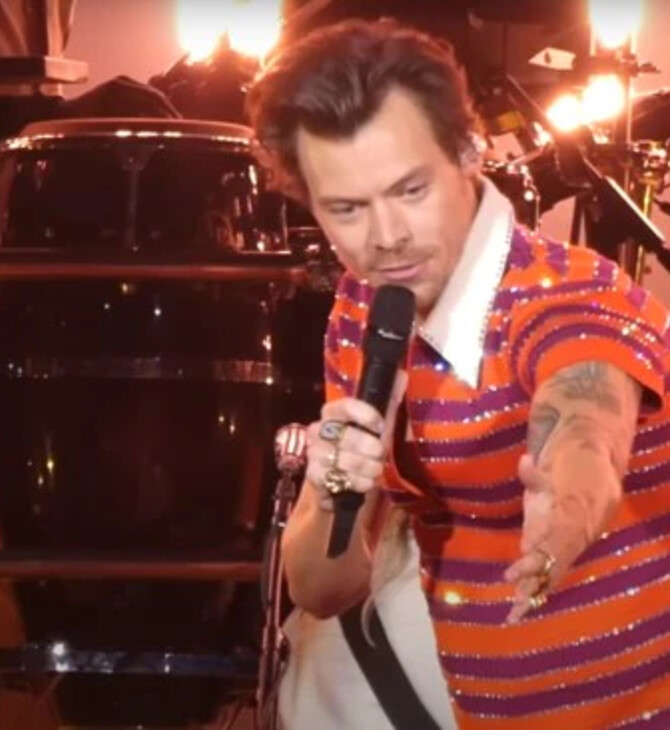 Harry Styles helps fan come out to parents during Love on Tour concert in Melbourne