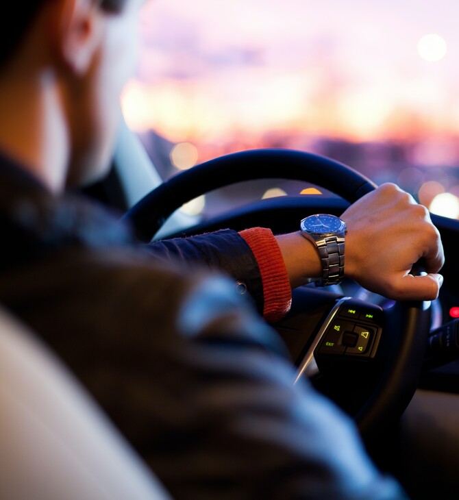 Αυτοκίνητο: Οι κακές συνήθειες των οδηγών που αυξάνουν τον κίνδυνο ατυχήματος και τραυματισμού κατά τη διάρκεια της οδήγησης