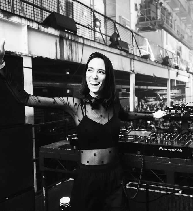 Amelie Lens: «Το dancefloor έχει τη δυνατότητα να είναι μια ισχυρή δύναμη αλλαγής»