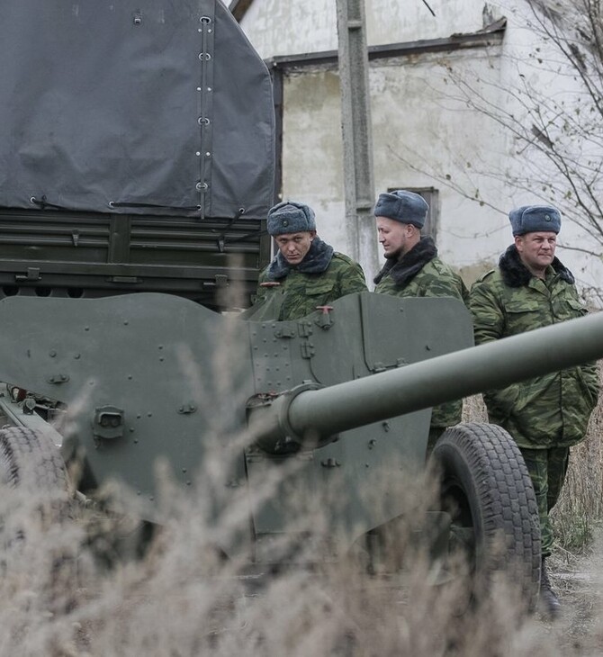 Financial Times: Η παραγωγή και η αποστολή πυρομαχικών στην Ουκρανία καθυστερεί λόγω έλλειψης εκρηκτικών υλών στην ΕΕ