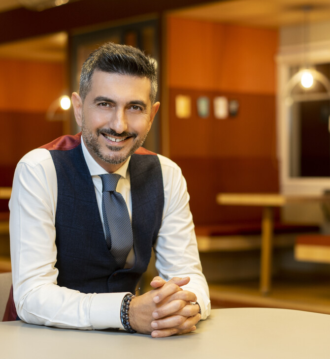 Ο Ηλίας Γαληνός μας μαθαίνει να ξεπερνάμε τα επαγγελματικά μας όρια