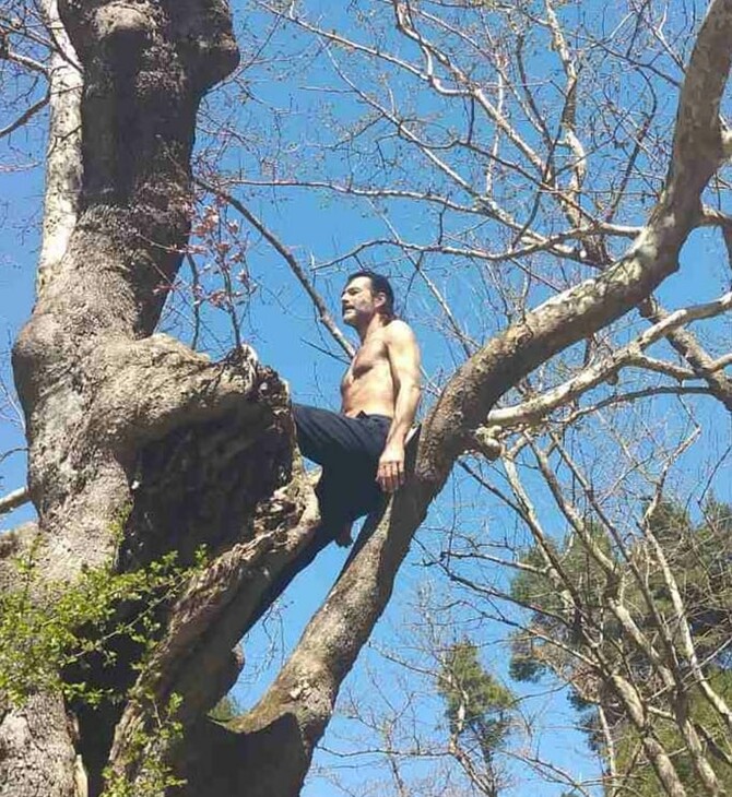 Θανάσης Ευθυμιάδης: Σκαρφάλωσε σε δέντρο και μίλησε για τους φόβους του - «Περνάω δύσκολη περίοδο»