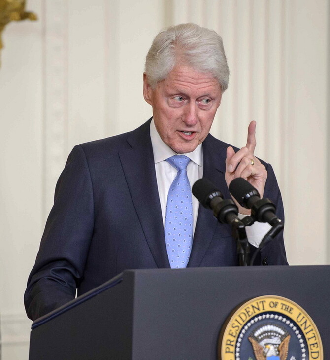 Μπιλ Κλίντον: Εγώ «φταίω» για την εισβολή της Ρωσίας στην Ουκρανία και τον πόλεμο