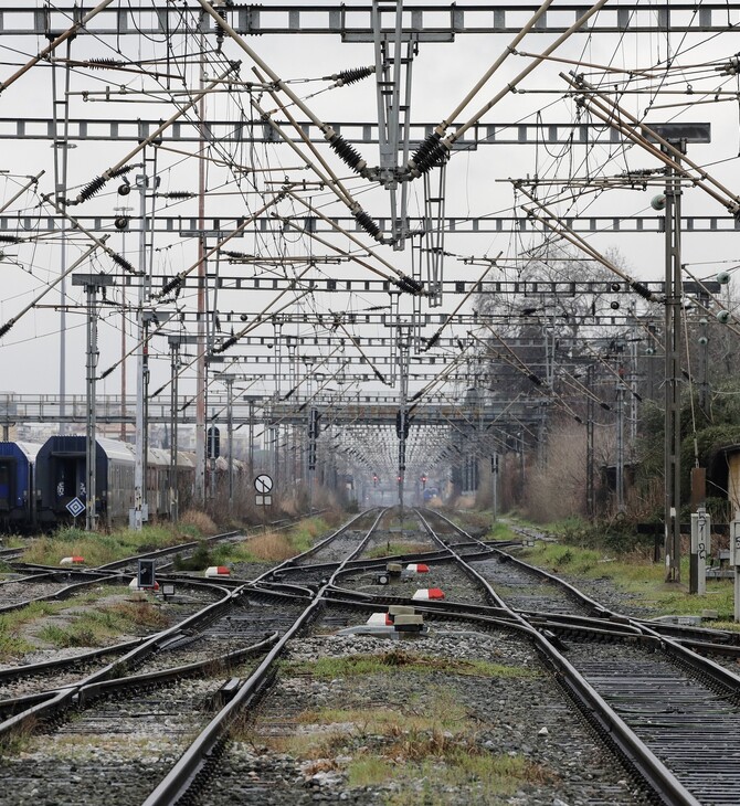 Τρένα: Έμεινε από ρεύμα το Intercity κοντά στη Λάρισα - «Δεν υπήρχε σχέδιο για το τι θα κάνουμε»