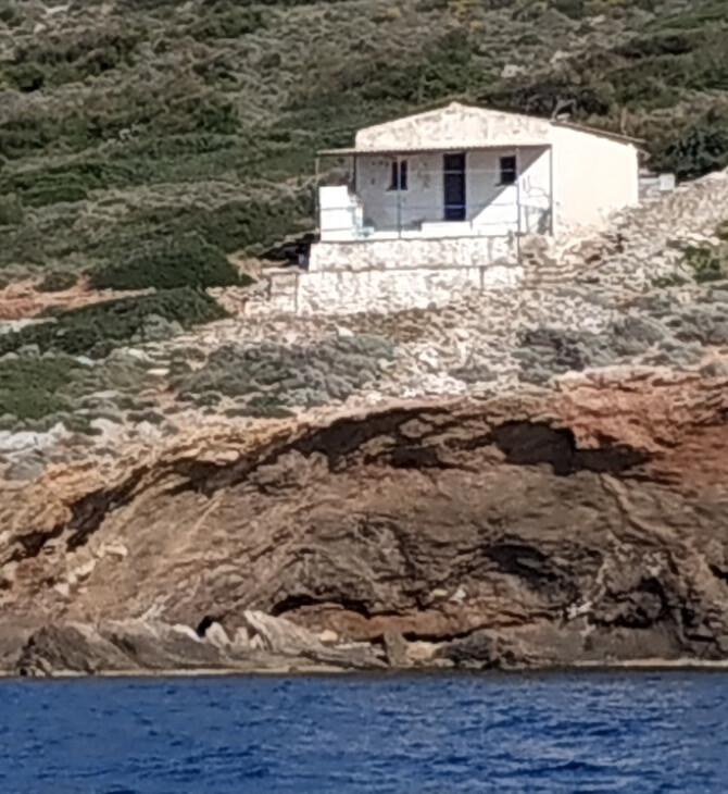 Δόμηση εκτός σχεδίου: «Καμπανάκι» από συμβολαιογράφους, δικηγόρους, μηχανικούς και ιδιοκτήτες