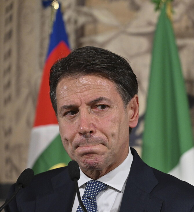 Ιταλία: Αντιεμβολιαστής χαστούκισε τον πρώην πρωθυπουργό Τζουζέπε Κόντε στη μέση του δρόμου