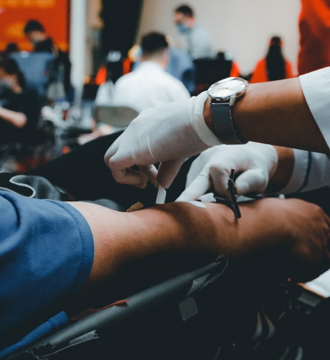 FDA: Χαλαρώνουν οι κανόνες αιμοδοσίας για τους ομοφυλόφιλους και bisexual άνδρες