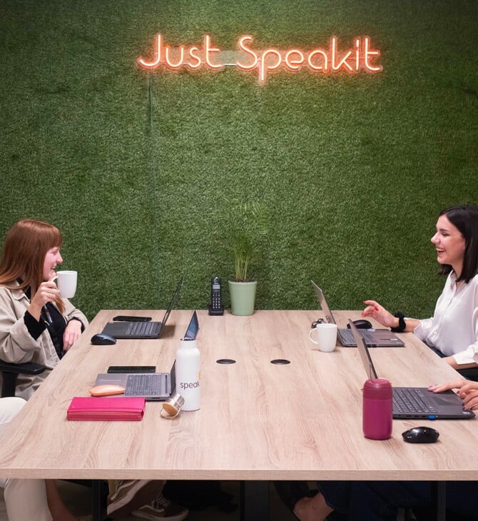 Speakit: Η start-up που φέρνει την 4ήμερη εργασία στην Ελλάδα