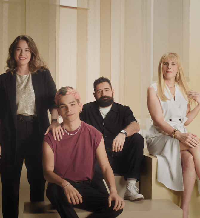 To Pantene συνεχίζει την καμπάνια Hair Has No Gender για δεύτερη χρονιά, εστιάζοντας στη συμπερίληψη στο χώρο εργασίας