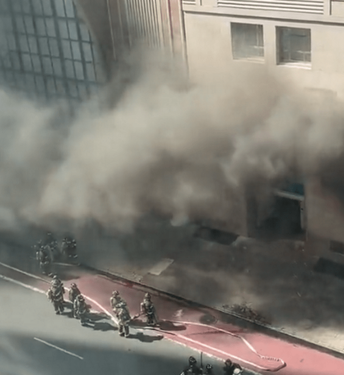 Μεγάλη φωτιά στο εμβληματικό κατάστημα Tiffany στο Μανχάταν