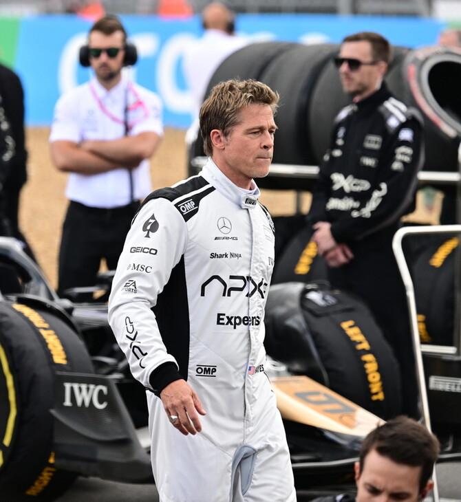 Ο Μπραντ Πιτ έγινε «πιλότος» της F1- Γυρίσματα στην πίστα του Σίλβερστοουν
