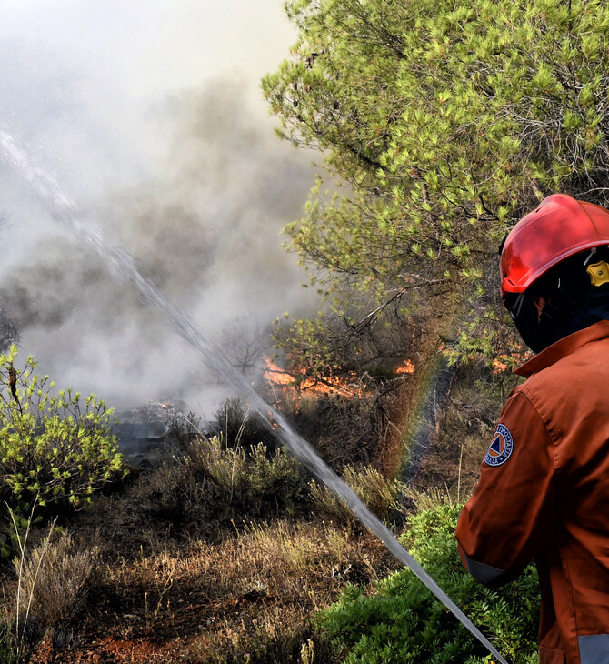Φωτιά στο Λουτράκι: Εκκενώνονται προληπτικά κατασκηνώσεις