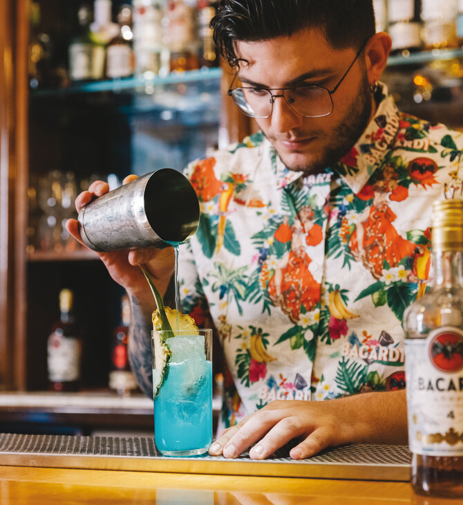 Ένα cocktail Piña Colada δροσίζει κάθε επίσκεψή μου στο 42 Barstronomy 