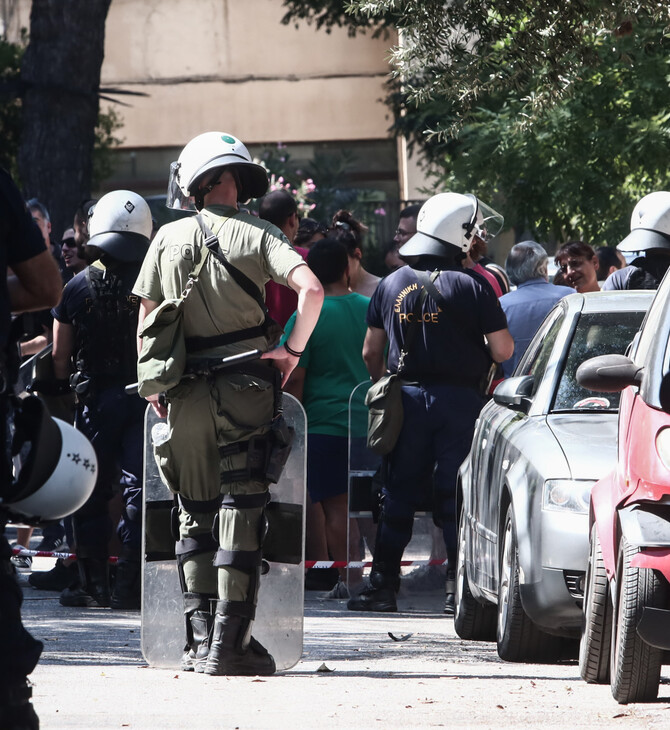 Άνω Πατήσια: Ένταση κατά την έξωση οικογένειας για «χρέος 881 ευρώ» - Τελικώς, ανεστάλη