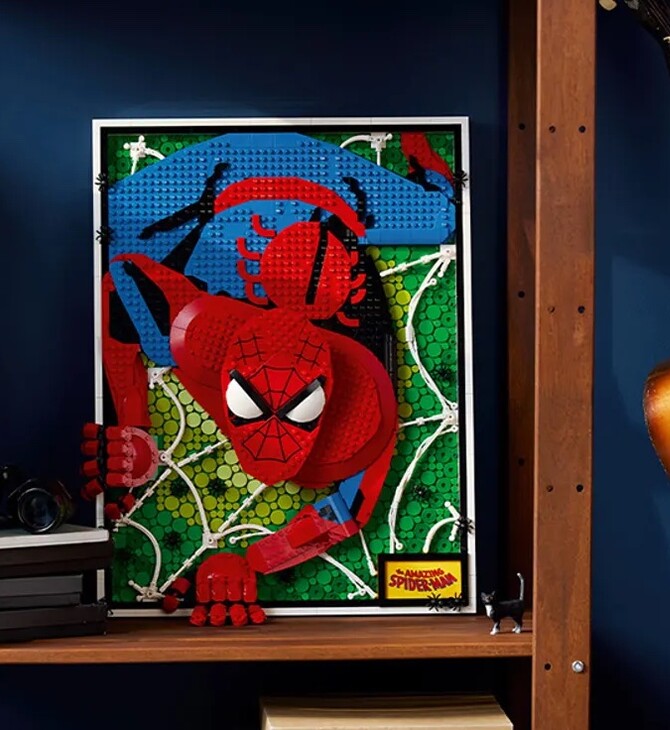 Ο Spiderman έγινε Lego και δείχνει να έρχεται κατά πάνω σου - Πάνω από 2.000 τουβλάκια