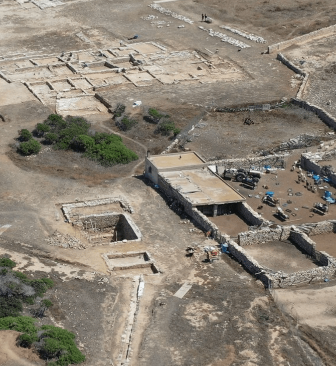 Ανασκαφές στο Δεσποτικό: Στο φως άγαλμα που παραπέμπει στο παιδί του Κριτίου
