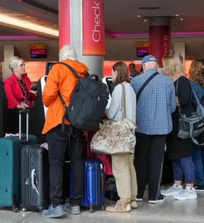 Βρετανία – Υπουργός Μεταφορών: «Θα διαρκέσουν μέρες τα προβλήματα στα αεροδρόμια»