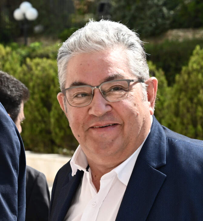 Εκτάκτως στο νοσοκομείο ο Δημήτρης Κουτσούμπας