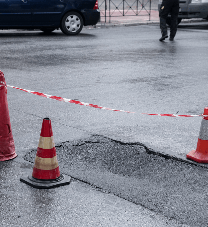 Καλλιθέα: Διακοπή κυκλοφορίας σε δρόμο λόγω καθίζησης