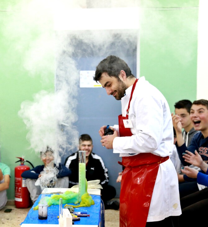 Stand Up Chemistry σε σχολεία του Δήμου Αθηναίων