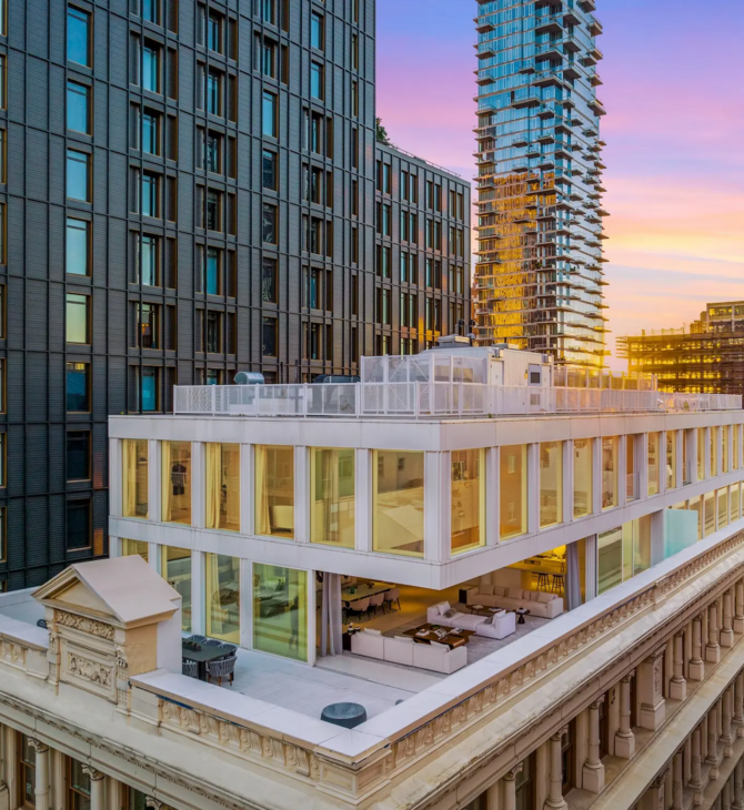 Ένα εντυπωσιακό penthouse στολίζει την κορυφή του Cast Iron House