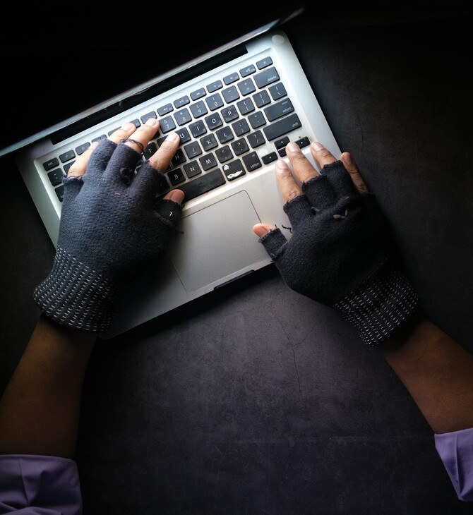 «Χάκαραν» τον λογαριασμό ανήλικης στα social media και διακίνησαν προσωπικές της φωτογραφίες