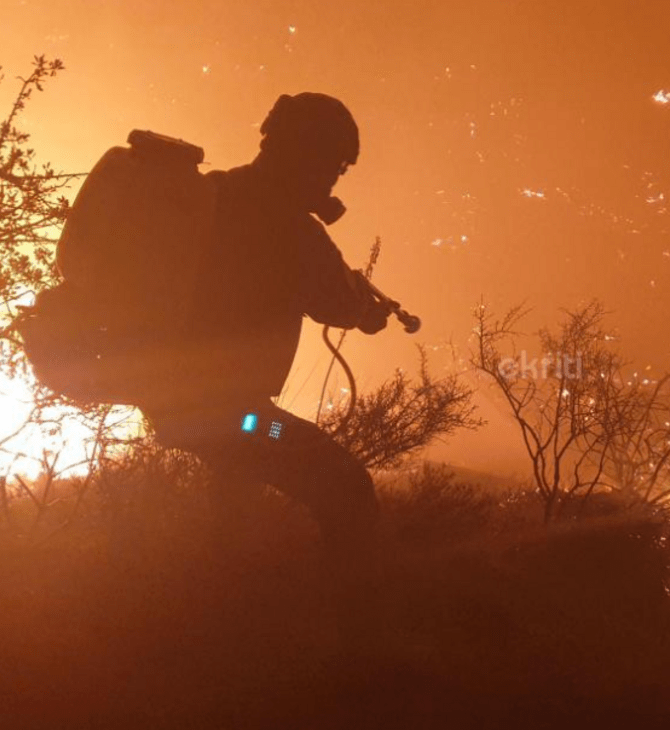 Ολονύχτια μάχη με τις φλόγες στο Ηράκλειο- Σε εξέλιξη η φωτιά