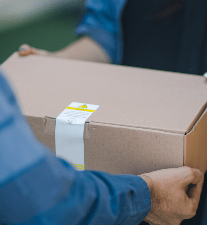 Έφοδος του ΣΔΟΕ σε 5 εταιρείες courier, κατασχέθηκαν προϊόντα «μαϊμού»