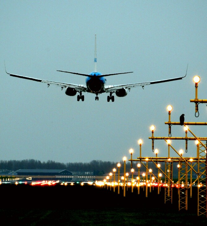 Το διεθνές αεροδρόμιο Schiphol μειώνει τις πτήσεις για να καταπολεμηθεί η ηχορύπανση