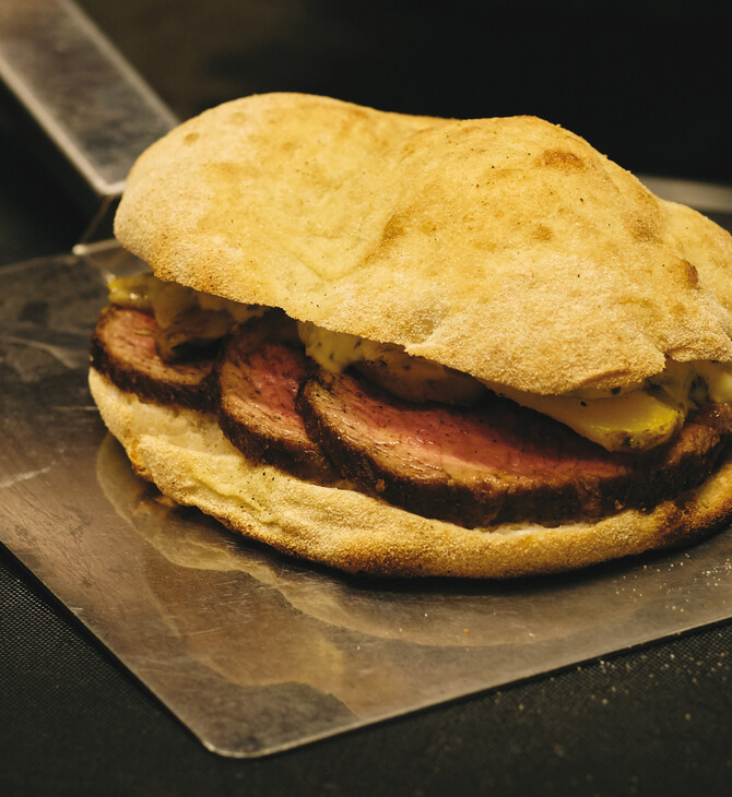 Προζυμένιο ψωμί & χειροποίητες πίτες Sourdough Microbakery