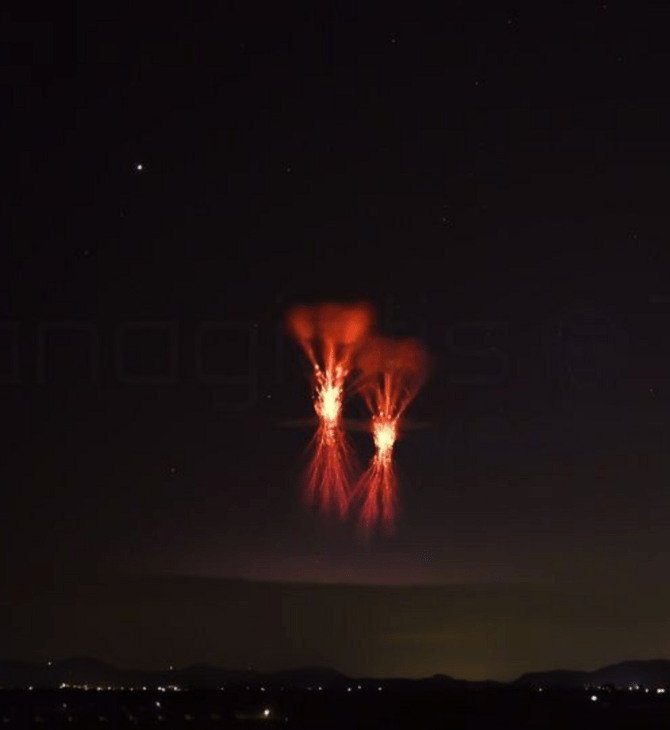 Σάκης Αρναούτογλου: Εξηγεί τι είναι τα «red sprites» που κοκκίνισαν το Αιγαίο