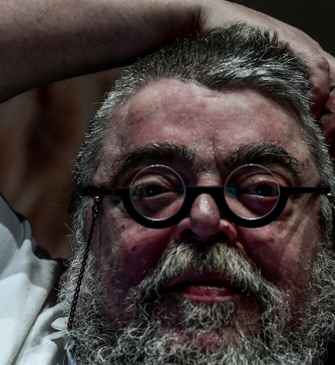 Πρωτοψάλτη: Η αφαίρεση της λέξης «χοντρή» από τραγούδι – θρύλο του Κραουνάκη – Η απάντησή του
