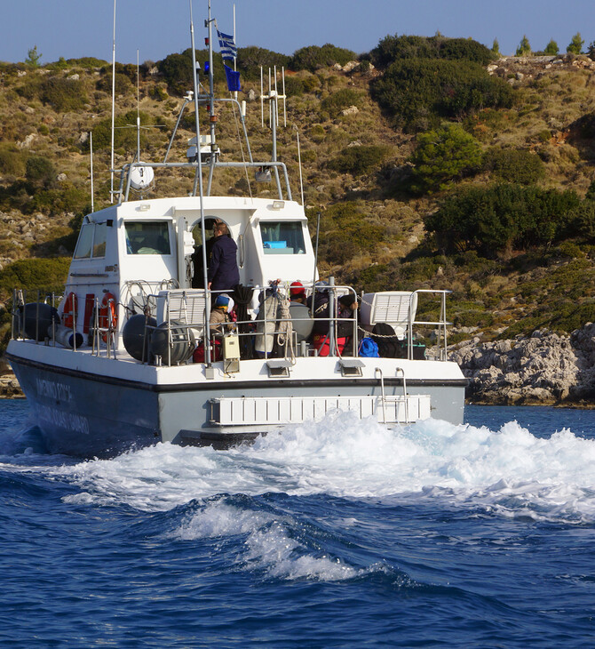 Αγαθονήσι: Νεκρή ανασύρθηκε μια γυναίκα από το ναυάγιο με τους μετανάστες