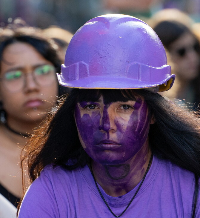 Διαδηλώσεις σε όλο τον κόσμο για την εξάλειψη της βίας κατά των γυναικών