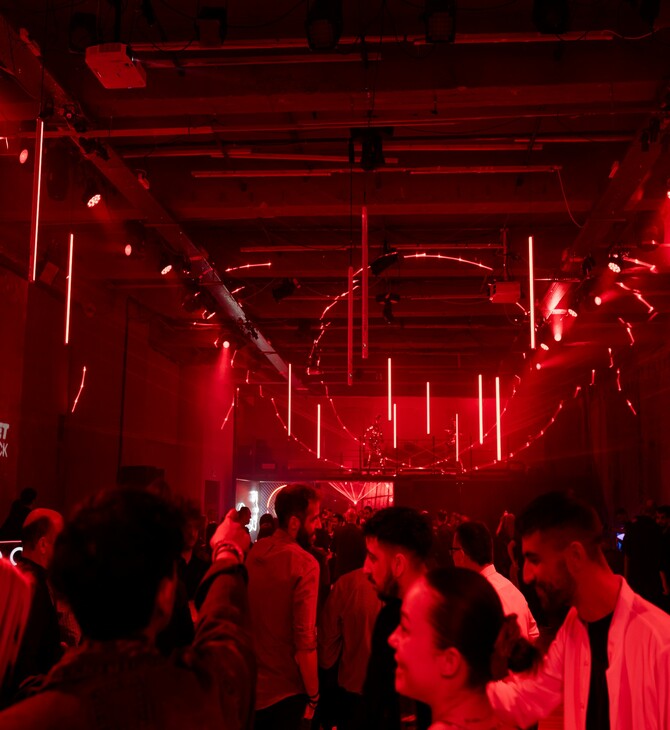 Reveal your senses: Πώς μια casual Τρίτη στο Art Factory εξελίχθηκε στο πιο glorious party