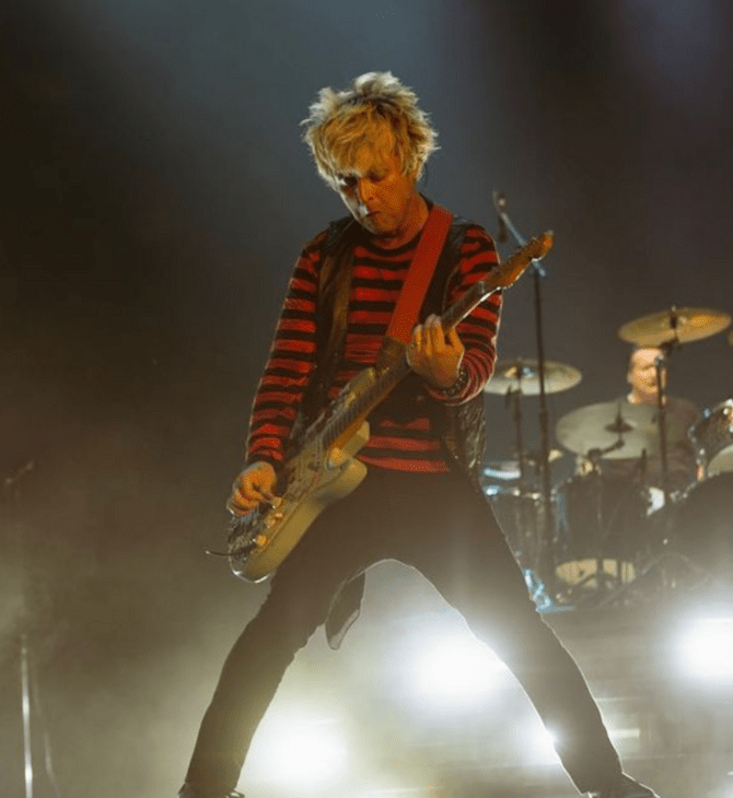 «Eίδωλο των bisexual»- Eνθουσιασμένος ο frontman των Green Day για τον χαρακτηρισμό