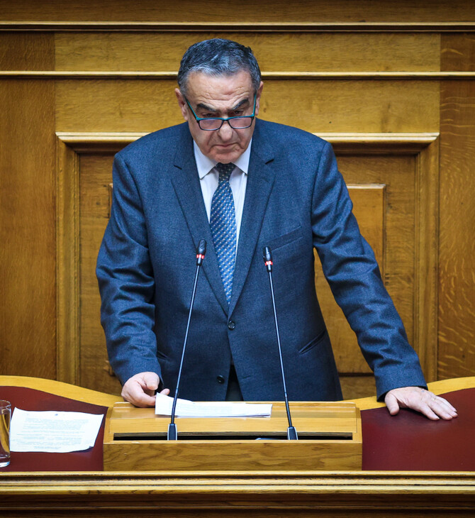 Αθανασίου για γάμο ομόφυλων ζευγαριών: «Δεν μπορεί να υπάρξει γάμος χωρίς τη συμβολή δύο φύλων»