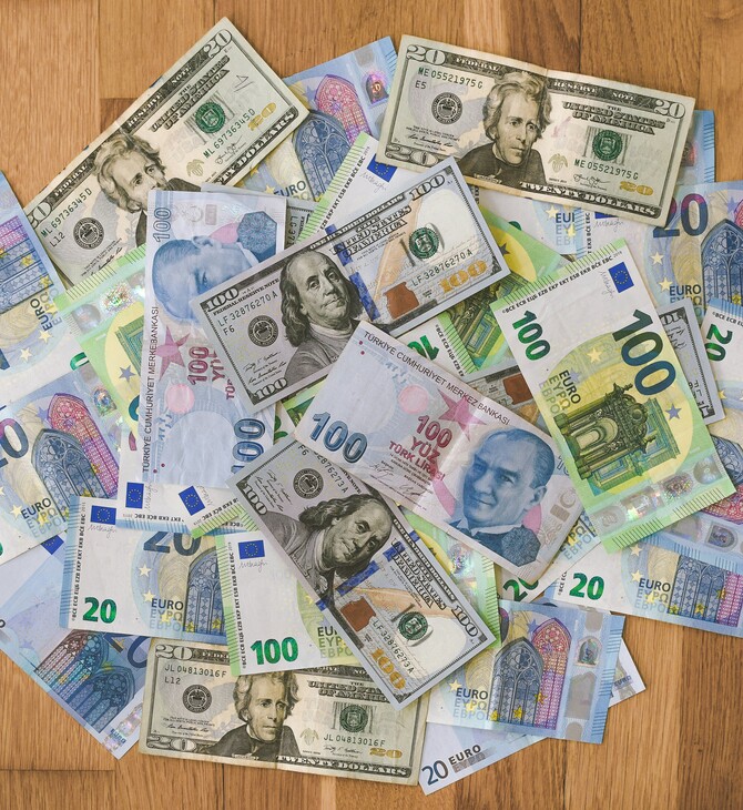 Μία ανάσα από το 31 η ισοτιμία δολαρίου - τουρκικής λίρας