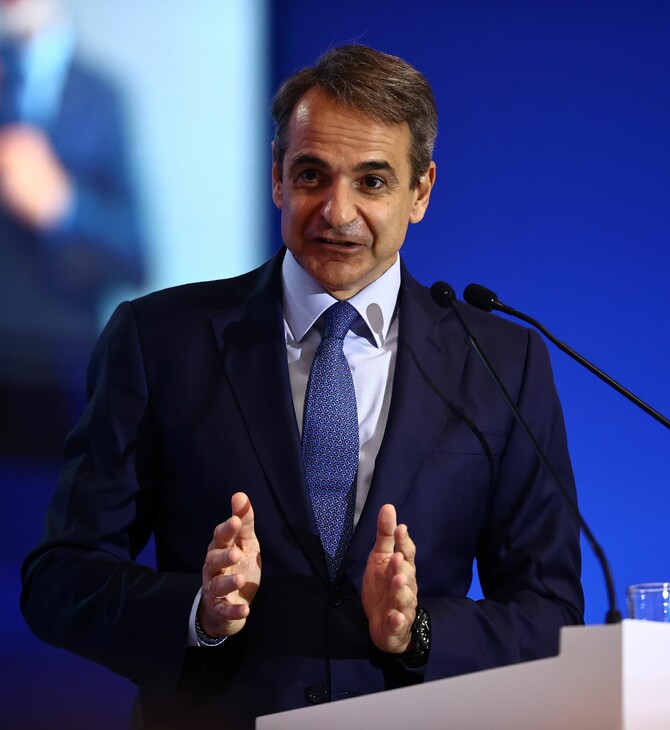 Μητσοτάκης: Ο ΣΥΡΙΖΑ έφτιαξε νόμο για μένα, αλλά γύρισε μπούμερανγκ στον Κασσελάκη - Το επετειακό σήμα της ΝΔ
