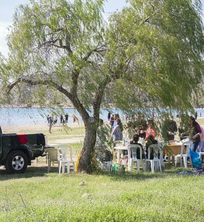 Κούλουμα στην παραλία της Καραθώνας