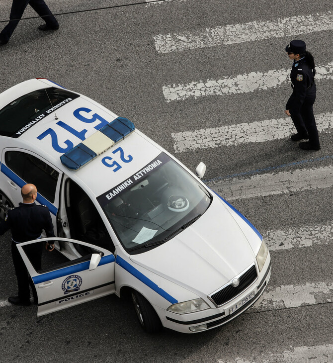 Θεσσαλονίκη: «Χειροπέδες» σε πατέρα που κοιμόταν στο ΙΧ του, ενώ τα παιδιά του κυκλοφορούσαν ολομόναχα 